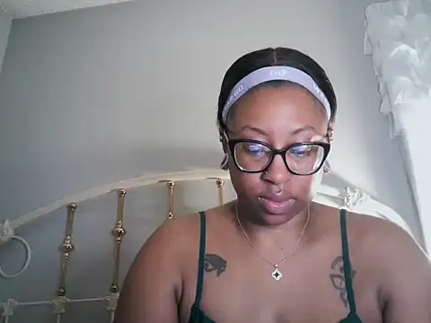Nyxie Chaos online show from 06/30/26, 11:00