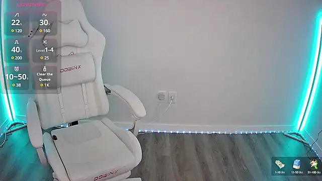 Snapshot of PorchaPlay chatting on 12/13/24, 03:16 PorchaPlay online show from 12/13/24, 03:16