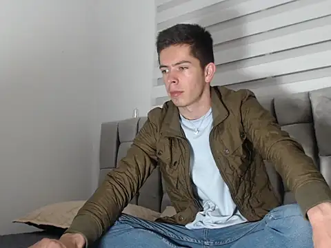 Snapshot of Eliantg chatting on 12/12/24, 01:32 Eliantg online show from 12/12/24, 01:32