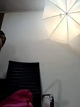 Snapshot of Michelle_Brito1 chatting on 02/17/25, 11:23 Michelle Brito1 online show from 02/17/25, 11:23