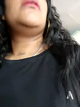 Snapshot of Michelle_Brito1 chatting on 03/04/25, 06:50 Michelle Brito1 online show from 03/04/25, 06:50