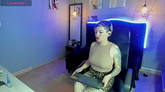 Snapshot of Maria_fernandaxxx_ chatting on 12/26/24, 01:51 Maria fernandaxxx online show from 12/26/24, 01:51