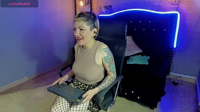 Snapshot of Maria_fernandaxxx_ chatting on 12/26/24, 04:53 Maria fernandaxxx online show from 12/26/24, 04:53
