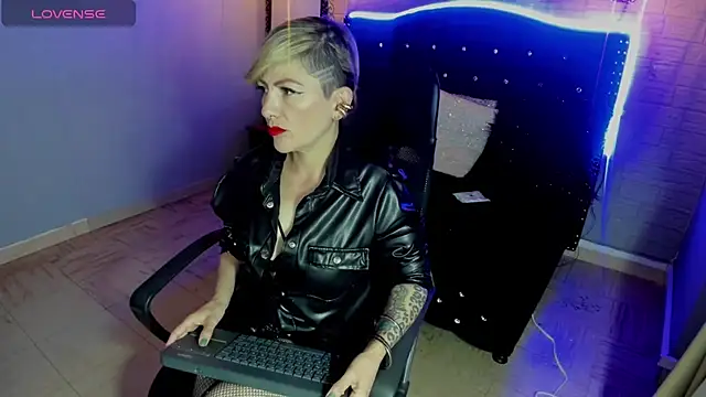 Snapshot of Maria_fernandaxxx_ chatting on 01/24/25, 10:30 Maria fernandaxxx online show from 01/24/25, 10:30