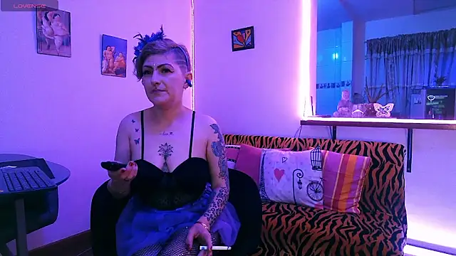 Snapshot of Maria_fernandaxxx_ chatting on 09/28/25, 01:33 Maria fernandaxxx online show from 09/28/25, 01:33
