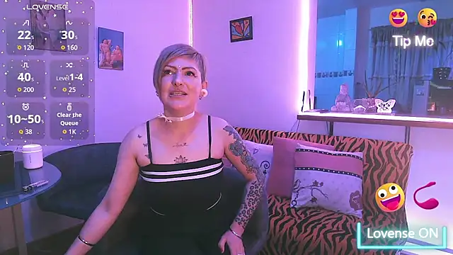 Snapshot of Maria_fernandaxxx_ chatting on 10/22/25, 03:07 Maria fernandaxxx online show from 10/22/25, 03:07