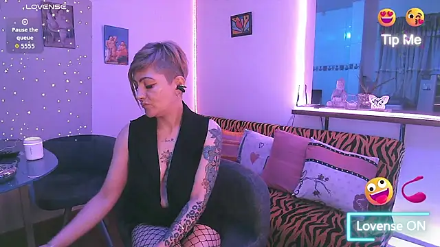 Snapshot of Maria_fernandaxxx_ chatting on 10/24/25, 05:48 Maria fernandaxxx online show from 10/24/25, 05:48