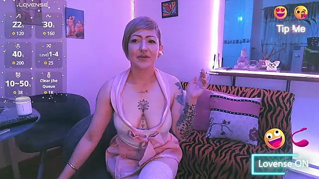 Snapshot of Maria_fernandaxxx_ chatting on 10/25/25, 01:18 Maria fernandaxxx online show from 10/25/25, 01:18