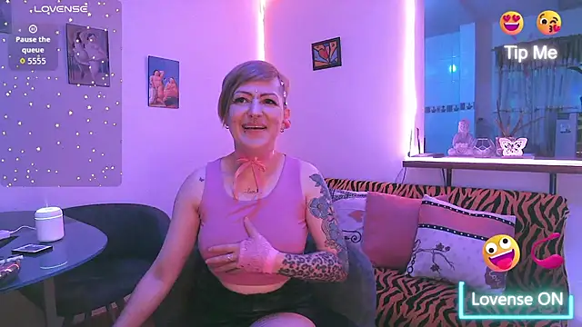 Snapshot of Maria_fernandaxxx_ chatting on 11/10/25, 05:01 Maria fernandaxxx online show from 11/10/25, 05:01