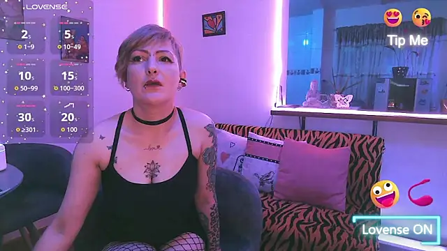 Snapshot of Maria_fernandaxxx_ chatting on 11/12/25, 08:08 Maria fernandaxxx online show from 11/12/25, 08:08