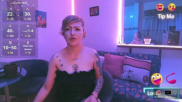 Snapshot of Maria_fernandaxxx_ chatting on 11/21/25, 07:12 Maria fernandaxxx online show from 11/21/25, 07:12