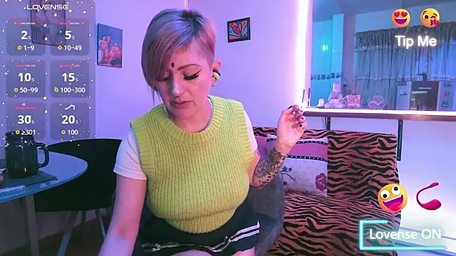 Snapshot of Maria_fernandaxxx_ chatting on 02/12/26, 12:27 Maria fernandaxxx online show from 02/12/26, 12:27