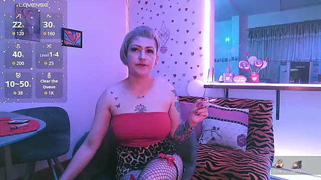 Snapshot of Maria_fernandaxxx_ chatting on 02/18/26, 12:06 Maria fernandaxxx online show from 02/18/26, 12:06