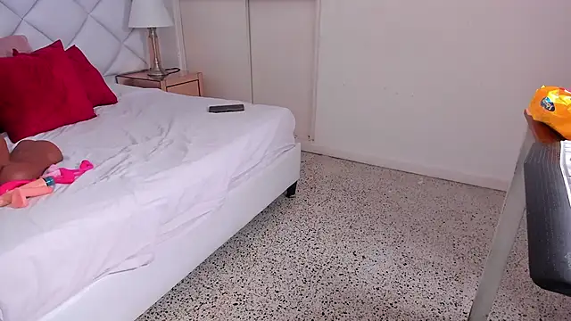 Snapshot of karina_mason chatting on 02/11/25, 04:11 karina mason online show from 02/11/25, 04:11