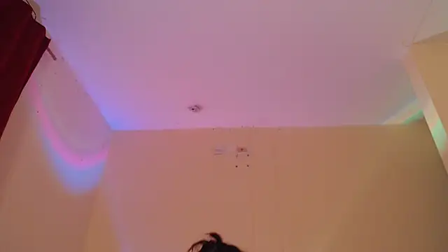 Snapshot of _maiahairy_ chatting on 12/10/24, 01:32 maiahairy online show from 12/10/24, 01:32