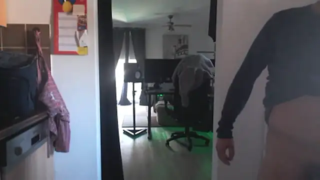 Snapshot of Nomi1612 chatting on 04/11/26, 07:35 Nomi1612 online show from 04/11/26, 07:35