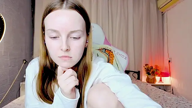 Snapshot of Wild__flowers chatting on 10/31/25, 06:31 Wild flowers online show from 10/31/25, 06:31