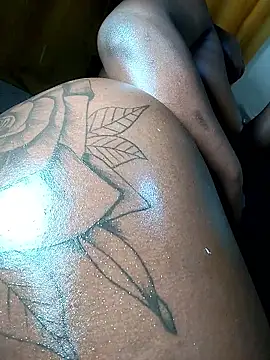 Snapshot of Hugemassivebootie chatting on 11/08/25, 08:47 Hugemassivebootie online show from 11/08/25, 08:47