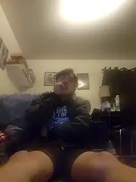 LovesickTheory6 online show from 12/18/25, 05:02