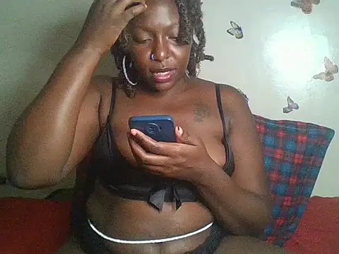 Snapshot of IAm_Katie chatting on 02/10/25, 09:36 IAm Katie online show from 02/10/25, 09:36