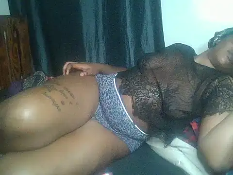 Snapshot of IAm_Katie chatting on 10/11/25, 07:45 IAm Katie online show from 10/11/25, 07:45