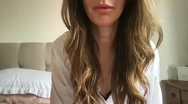 paolajonez online show from 12/13/24, 11:13