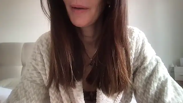 paolajonez online show from 10/15/25, 12:38