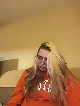 Lalalynn online show from 04/16/26, 02:23