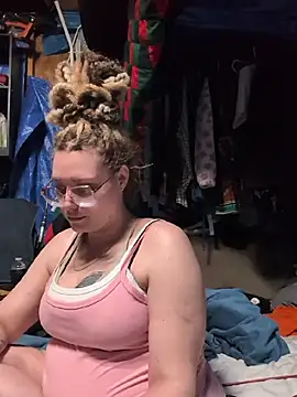 Snapshot of Lalalynn chatting on 07/08/26, 03:00 Lalalynn online show from 07/08/26, 03:00