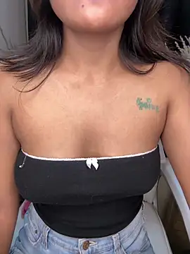 LeisyXO online show from 01/09/25, 01:18