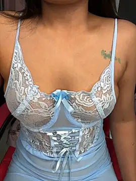 LeisyXO online show from 11/05/25, 07:14