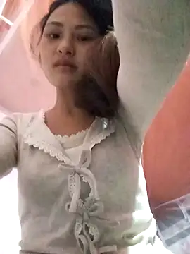 Snapshot of trieungoclnt chatting on 11/16/25, 04:56 trieungoclnt online show from 11/16/25, 04:56