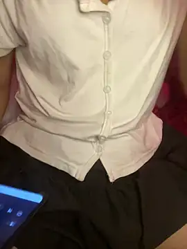 trieungoclnt online show from 05/19/26, 07:58