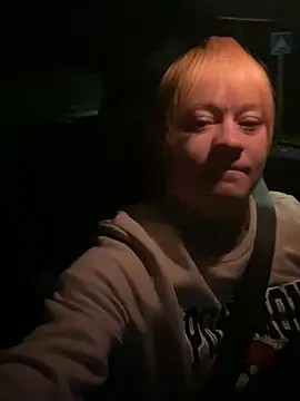 poussichienne online show from 04/16/26, 02:45