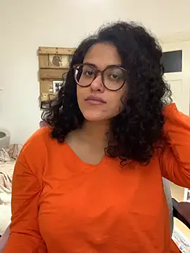 Snapshot of Curvydesifromgermany chatting on 10/29/25, 03:03 Curvydesifromgermany online show from 10/29/25, 03:03