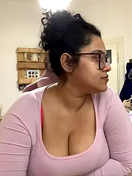 Curvydesifromgermany online show from 11/28/25, 02:31