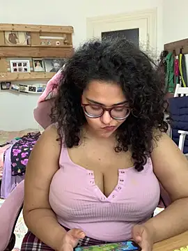 Snapshot of Curvydesifromgermany chatting on 06/09/26, 02:28 Curvydesifromgermany online show from 06/09/26, 02:28