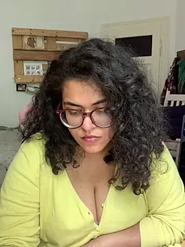Snapshot of Curvydesifromgermany chatting on 07/07/26, 01:59 Curvydesifromgermany online show from 07/07/26, 01:59