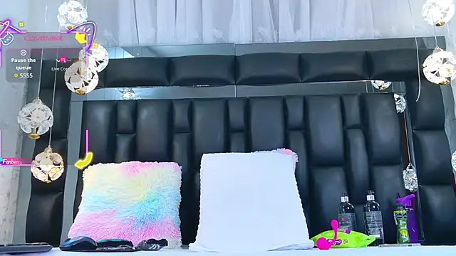 AuraRoss online show from 11/12/25, 07:13