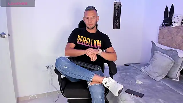 Snapshot of Damon_Bakert chatting on 10/01/25, 09:10 Damon Bakert online show from 10/01/25, 09:10