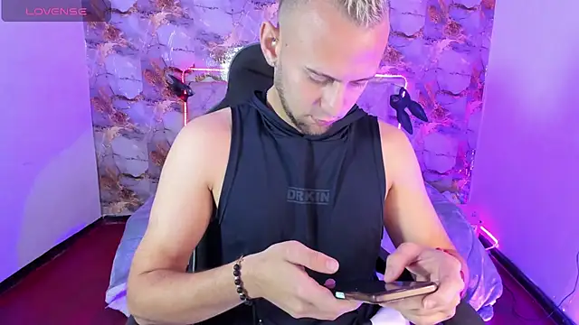 Snapshot of Damon_Bakert chatting on 07/29/26, 02:59 Damon Bakert online show from 07/29/26, 02:59