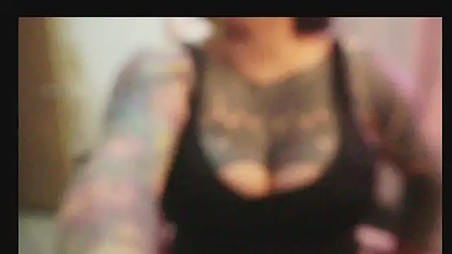 Snapshot of angelacianuro_ chatting on 11/04/25, 11:37 angelacianuro online show from 11/04/25, 11:37