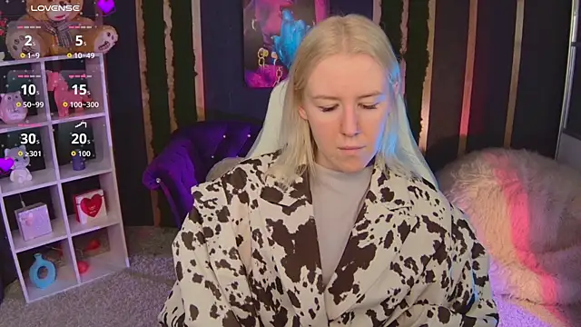 Snapshot of Selenatrend chatting on 05/07/26, 12:10 Selenatrend online show from 05/07/26, 12:10