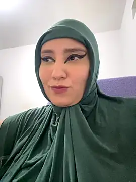 hannahayat online show from 10/27/25, 01:20