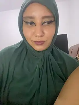 hannahayat online show from 11/14/25, 02:43