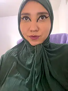 hannahayat online show from 12/15/25, 03:27