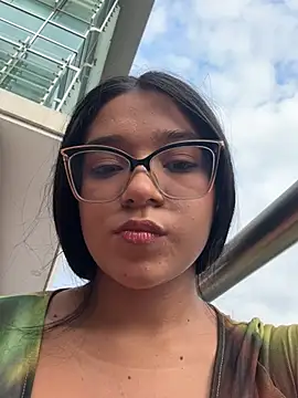 -VICKKY online show from 02/09/25, 10:00