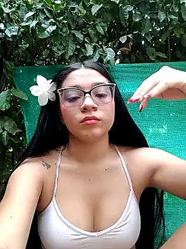 -VICKKY online show from 02/19/25, 02:01