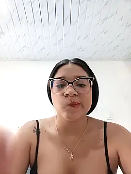 -VICKKY online show from 10/20/25, 01:33