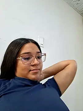 Snapshot of -VICKKY chatting on 07/04/26, 07:31 -VICKKY online show from 07/04/26, 07:31
